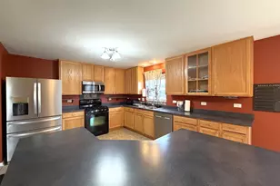 1515 Eagle Bluff Dr, Bourbonnais, IL 60914 - Photo 4