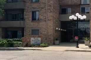 1926 Prairie Square, Schaumburg, IL 60173 - Photo 1