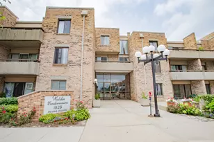 1926 Prairie Square, Schaumburg, IL 60173 - Photo 1