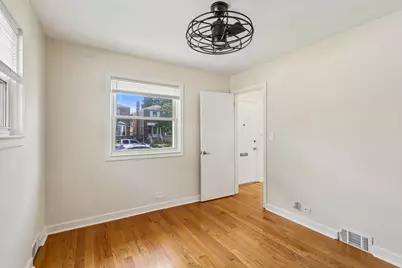 2654 W Catalpa Avenue, Chicago, IL 60625 - Photo 16