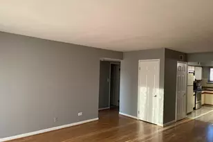 9482 Bay Colony Dr, Des Plaines, IL 60016 - Photo 4