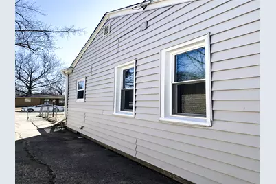 2219 Barton Boulevard, Rockford, IL 61103 - Photo 8
