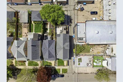 2342 N Lawndale Avenue, Chicago, IL 60647 - Photo 2