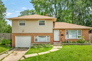 219 Walter Ct, Elgin, IL 60123 - Photo 1
