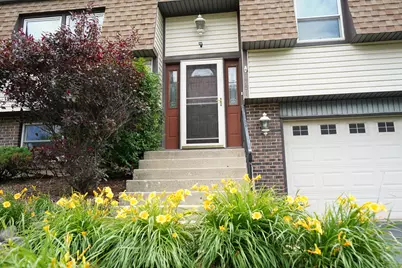 1751 President Street, Glendale Heights, IL 60139 - Photo 2