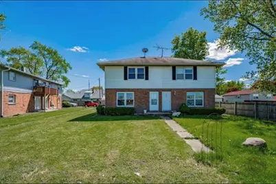 390 W Indian Trail, Aurora, IL 60506 - Photo 1