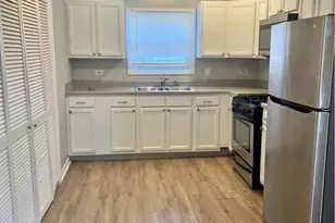 390 W Indian Trail, Aurora, IL 60506 - Photo 6