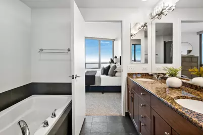 600 N Lake Shore Drive #4211, Chicago, IL 60611 - Photo 16