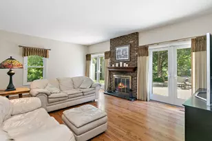 221 Hillwick Ln, Schaumburg, IL 60193 - Photo 12