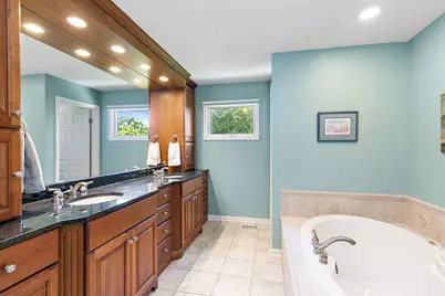 221 Hillwick Lane, Schaumburg, IL 60193 - Photo 18