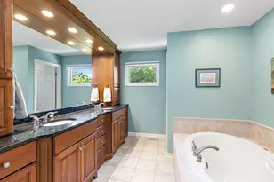 221 Hillwick Ln, Schaumburg, IL 60193 - Photo 18