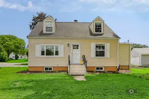 707 E 9th St, Lockport, IL 60441 - Photo 1