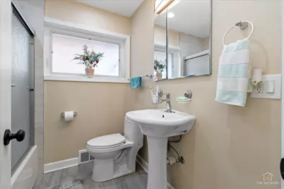 6250 N Kedvale Avenue, Chicago, IL 60646 - Photo 20