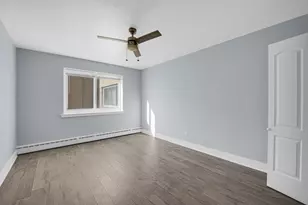 2046 E 72nd Pl, Chicago, IL 60649 - Photo 14