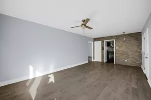 2046 E 72nd Pl, Chicago, IL 60649 - Photo 20