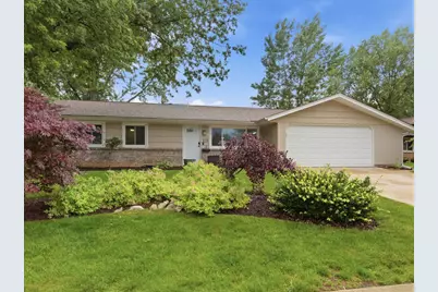 128 Patricia Drive, Schaumburg, IL 60193 - Photo 1