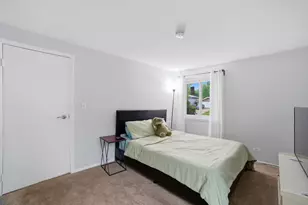128 Patricia Dr, Schaumburg, IL 60193 - Photo 22