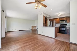1428 Hanson Dr, Normal, IL 61761 - Photo 6