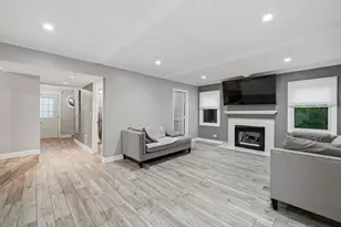 10 Washington Ct, Streamwood, IL 60107 - Photo 14
