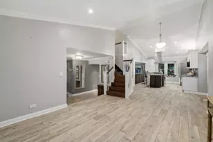 10 Washington Ct, Streamwood, IL 60107 - Photo 6