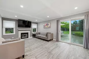 10 Washington Ct, Streamwood, IL 60107 - Photo 12