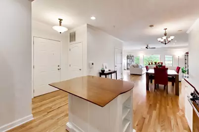 110 S Marion Street #201, Oak Park, IL 60302 - Photo 8