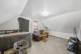 2627 W Montgomery Ave, Chicago, IL 60632 - Photo 14