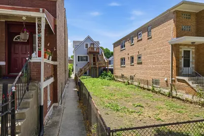 2627 W Montgomery Avenue, Chicago, IL 60632 - Photo 20
