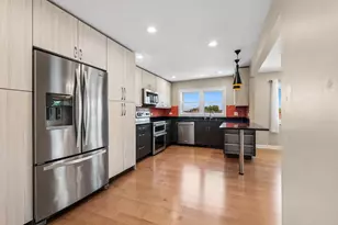 930 Hinman Ave, Evanston, IL 60202 - Photo 10