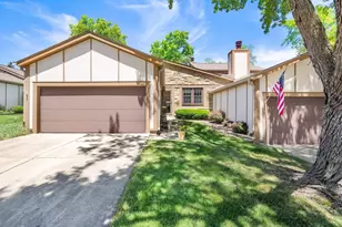 1039 Oakview Dr, Wheaton, IL 60187 - Photo 1