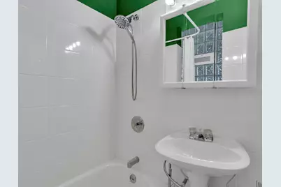 4441 W Ainslie Street #2, Chicago, IL 60630 - Photo 10