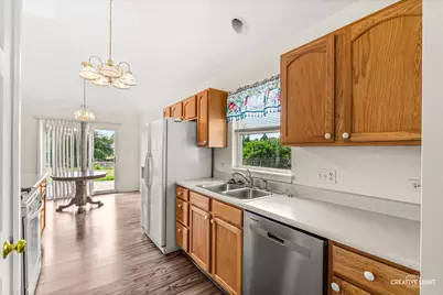 2233 Meadowview Lane, Yorkville, IL 60560 - Photo 8