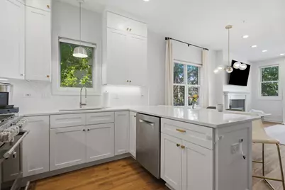 1109 W Cornelia Avenue #1W, Chicago, IL 60657 - Photo 6