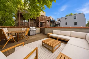 1109 W Cornelia Ave, Chicago, IL 60657 - Photo 32