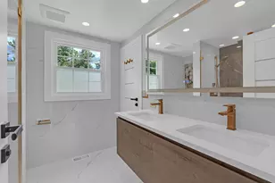 210 W Pickwick Rd, Arlington Heights, IL 60005 - Photo 14