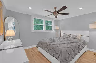210 W Pickwick Rd, Arlington Heights, IL 60005 - Photo 18