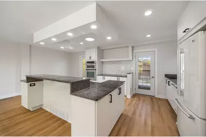 15023 Mission Avenue, Oak Forest, IL 60452 - Photo 6