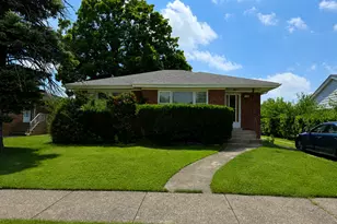 11043 Boeger Ct, Westchester, IL 60154 - Photo 2
