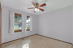 1526 Sycamore Ln, Aurora, IL 60504 - Photo 20