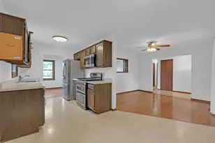 1526 Sycamore Ln, Aurora, IL 60504 - Photo 10