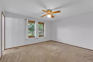1526 Sycamore Ln, Aurora, IL 60504 - Photo 16