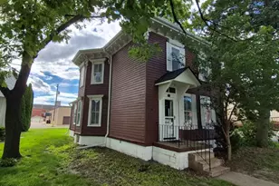 117 S Chestnut St, Kewanee, IL 61443 - Photo 2