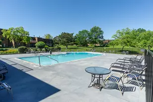 617 Limerick Ln, Schaumburg, IL 60193 - Photo 16