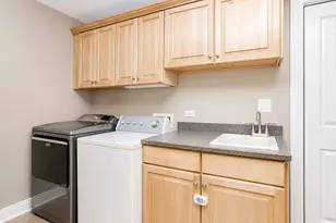 1317 N Oakwood Dr, McHenry, IL 60050 - Photo 10