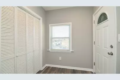 4819 W Cornelia Avenue #1, Chicago, IL 60641 - Photo 2