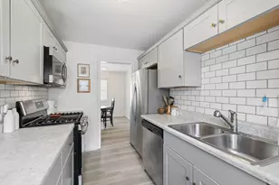 1215 W Jefferson St, Joliet, IL 60435 - Photo 6