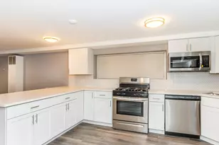 4821 W Cornelia Ave, Chicago, IL 60641 - Photo 4
