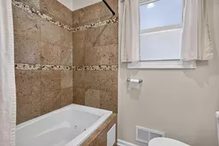 6365 N Mobile Ave, Chicago, IL 60646 - Photo 16