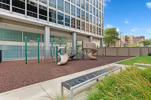 330 W Diversey Pkwy, Chicago, IL 60657 - Photo 12