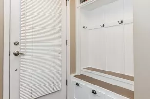 947 W 36th St, Chicago, IL 60609 - Photo 4